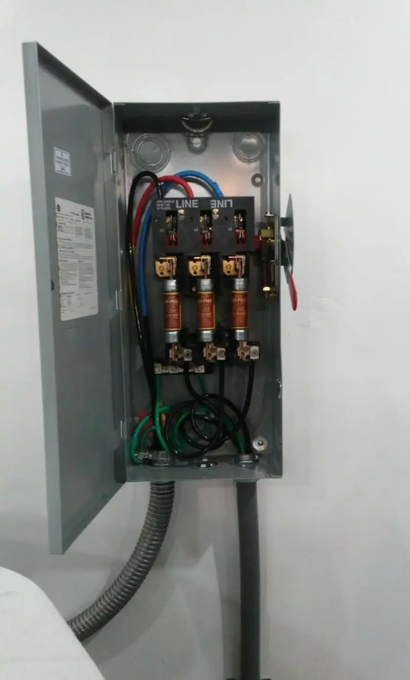Three-phase disconnect switch installed for Smoke Detector Installation in St. Gabriel